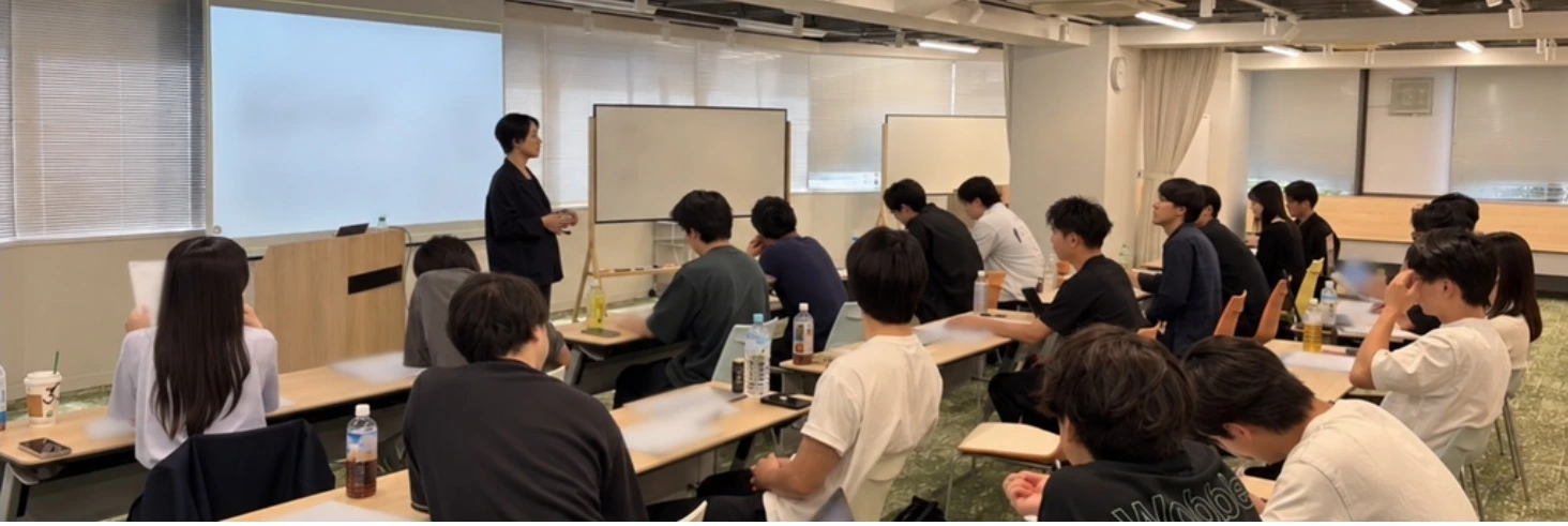 営業資料に掲載された対面研修風景